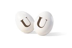 MAXTRIS CIOCOMANDORLA CIOCCOLATO BIANCO CON LETTERA IN ORO “U” GR. 200